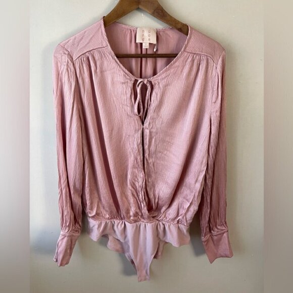 Anthropologie Nurode Tie-Neck long sleeve Bodysuit - Fall Pink size medium - Picture 3 of 12